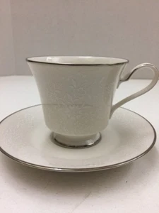 Par de tazas y platillos de té Noritake Ivory China 7192 Affection A023,A026 - Imagen 1 de 12