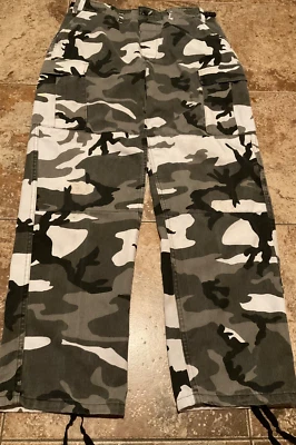 军用实用 GRUNGE HIP HOP 城市迷彩卡戈裤(男式中号,32 X 33) — 第 1/4 张图片