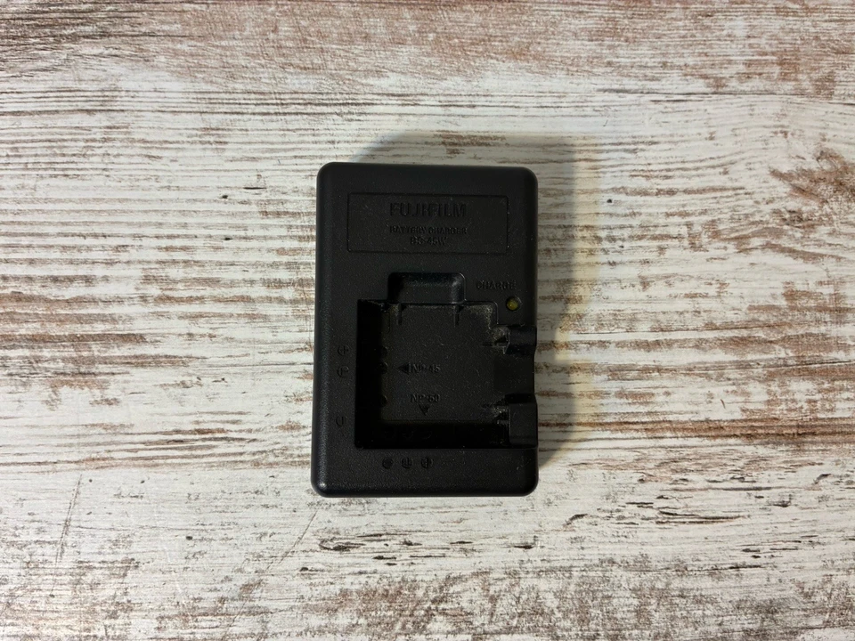 CARGADOR DE BATERÍA FUJIFILM BC-45 GENUINO OEM Probado 100-240V 4.2V 550mA Foto 1 de 4