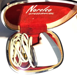 Vintage NORELCO White Electric Speed Shaver in Case - Picture 1 of 4
