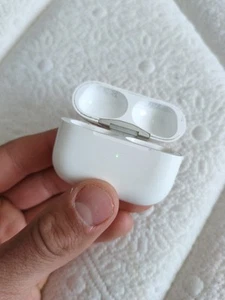Apple Airpods Pro etui ładujące, doskonały stan przedmiot / z etui! - Zdjęcie 1 z 9