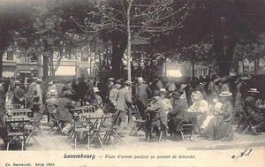 LUXEMBOURG-VILLE - La Place d'Armes pendant un concert de dimanche - Ed. Charles - Picture 1 of 2