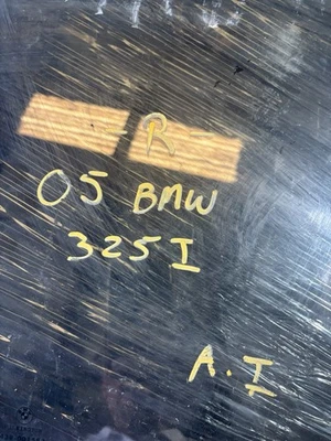 05 BMW 325 Ci Right Door Glass  - Image 1 of 3