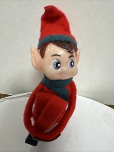 Vintage Weihnachten Knie Umarmung Elfe Vinyl braune Haare, blaue Augen, grüner Schal Hongkong - Bild 1 von 7