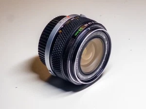 Olympus OM Zuiko Wide-Angle 28mm f/3.5 MF Lens w/ Case - Picture 1 of 4