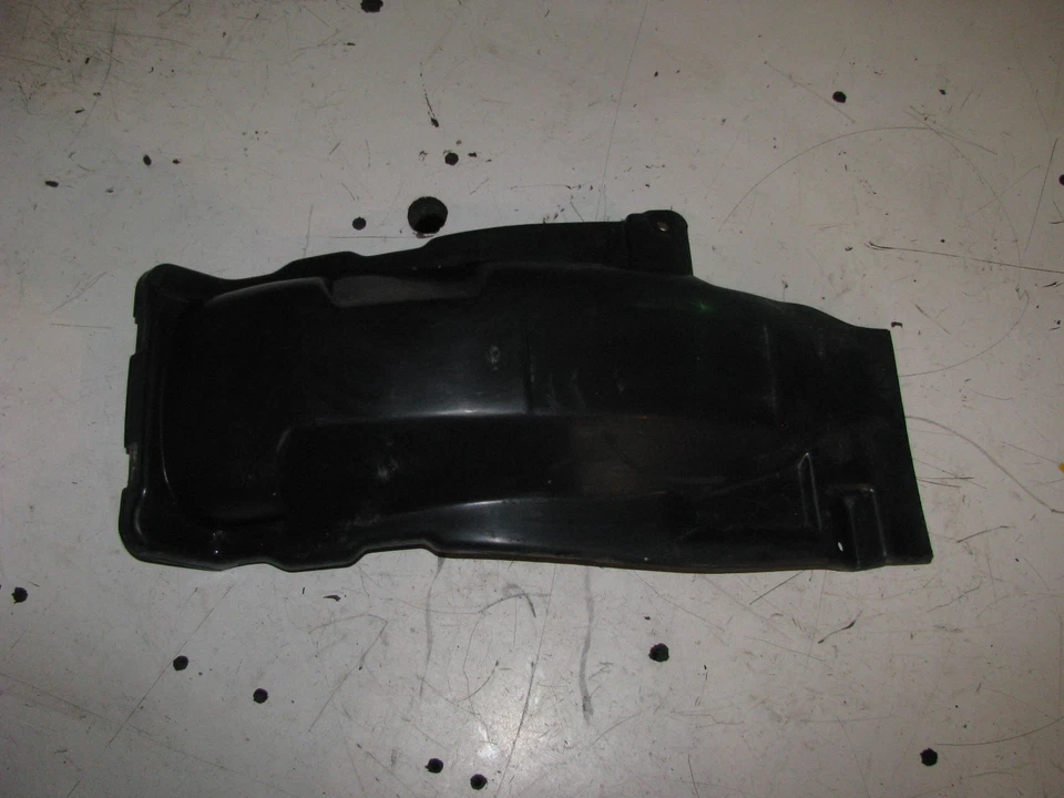 86 87 88 89 90 1986 Yamaha Radian YX600 YX 600 guardabarros interior trasero Foto 1 de 1