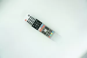 Sprach Bluetooth Fernbedienung für Cinch RNSMU6540 4K Ultra HD Smart Android TV - Bild 1 von 5