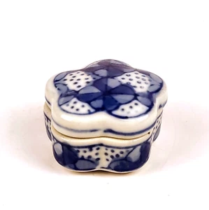 Star Trinket Box White With Blue Porcelain Japan 1" Tall 2" Round Hand Painted - Picture 1 of 12