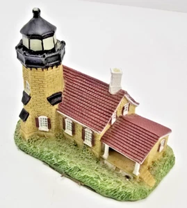 Miniature Lighthouse Figurine Statue Decor Coastal Nautical Collector Gift - Afbeelding 1 van 5