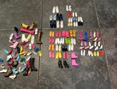 Lote de 47 pares/48 zapatos individuales vintage para muñecas Barbie y Ken Foto 1 de 4