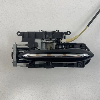 Черная оригинальная правая задняя ручка внешней двери для BMW M5 F10 12–16 годов выпуска - Изображение 1 из 4