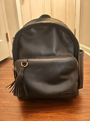Mochila Bolso de Pañales Skip Hop Greenwich Simply Chic Negra Cuero Vegano Foto 1 de 4