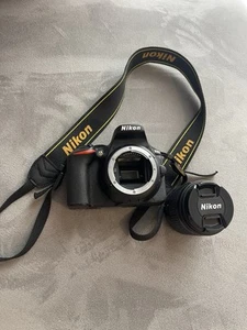 Nikon D5600 DSLR Camera with 18-55mm Lens - Picture 1 of 3