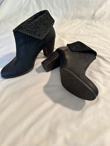 Women’s Uggs Black Fold Over High Heeled Leather Boots Size 9 - Picture 1 of 6