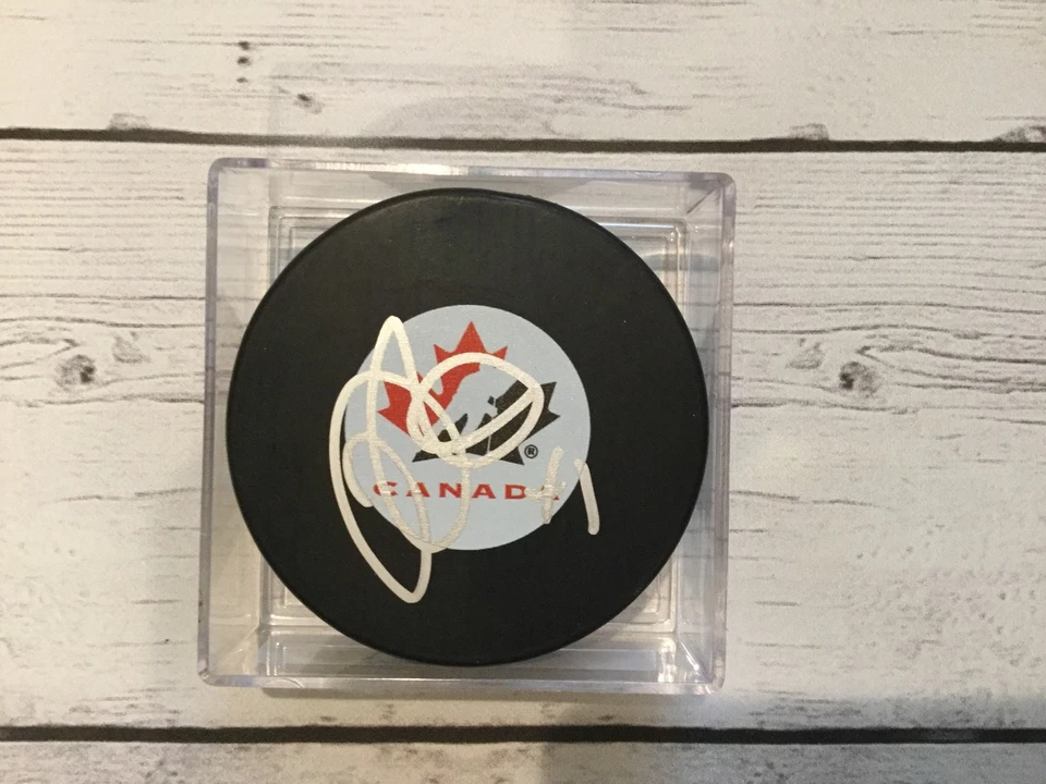 Mike Smith Signed Autographed Team Canada Hockey Puck a - Image 1 of 1