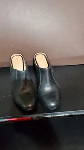 Zapatos artesanales Clarks talla 9 M tacón de cuña mulas botines cuero negro - Imagen 1 de 7