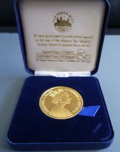Queen Elizabeth II, Golden Jubilee Medal, 22 Carat Gold Plated. Limited Edition. - Picture 1 of 5