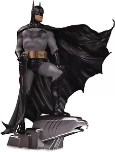 DC Designer Series: Batman by Alex Ross Deluxe Statue - Picture 1 of 1