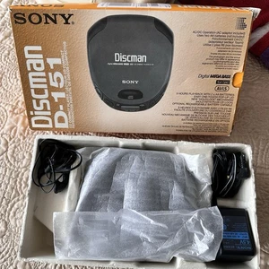 Reproductor de CD mega bajos Sony Discman D-151 con adaptador y auriculares - totalmente funcional - Imagen 1 de 17