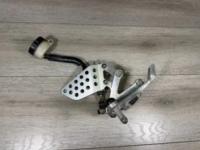 2001 00-01 Honda CBR929RR CBR 929RR CBR900RR Right Rearset Foot Peg Rest Bracket - Image 1 of 4