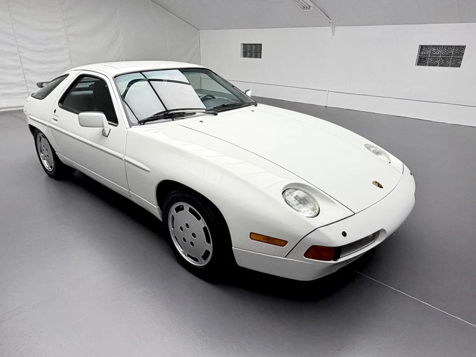 Porsche 928 1988  Foto 1 de 4