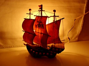 VINTAGE  Rauchverzehrer HOLZ DER FLIEGENDE HOLLÄNDER SCHIFF 60er / 70er JAHRE - Picture 1 of 2