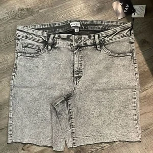 Gray acid wash Ava & Viv plus size Jean shorts size 18w - Picture 1 of 3