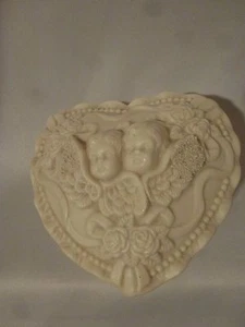 Porzellan Herz Box mit Engeln Cherubs Schmuck Schmuck Andenken Box 5 cm - Bild 1 von 12