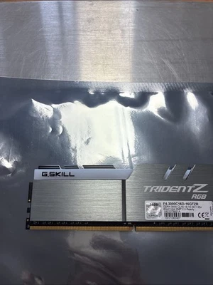 (For Parts) G.SKILL Trident Z RGB 8GB 1x8GB L DDR4 3000MHz CL16 RAM Module - Image 1 of 3