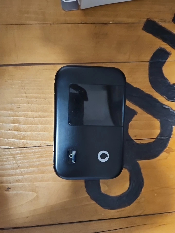 Huawei R215 4G  Mobile Wifi Broadband Hotspot WiFi Router LTE Iliad W3 TIM VODAF - Immagine 1 di 3