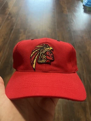 De colección SDSU Universidad Estatal de San Diego Logotipo Azteca Rojo Para Hombres 7 1/8 Sombrero Gorra de Pelota Foto 1 de 4