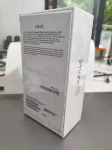 99% New Apple iphone SE 1st generation 128GB Unocked 4G Space Gray - Picture 1 of 15