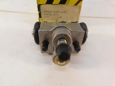 Rear Brake Cylinder for HONDA Civic Accord to 1979 43300-634-670 Japan 072-2454 - Image 1 of 4