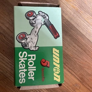 NUOVI PATTINI A ROTELLE VINTAGE ANNI 50 UNION 5 PREFERITI ~ USA molte foto con scatola ricambi - Foto 1 di 3