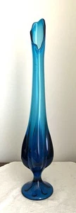 Vintage MCM Wikinger Glas Epic Blue Bluenique sechs Blütenblätter Fuß 20,5" geschwungene Vase - Bild 1 von 4