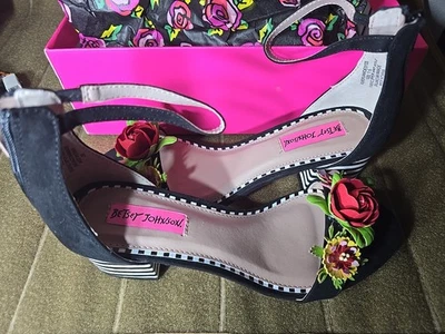 Betsey Johnson Floral And Striped Heels 7.5 New - Image 1 of 4