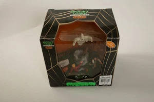 Lemax Spooky Town (UX2/JSF6) Floating Ghost 2007 Halloween Table Accent - Picture 1 of 14