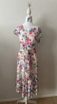 ROBBIE BEE, (NUEVO CON ETIQUETAS), Vestido para mujer blanco con estampado floral, talla mediana Foto 1 de 4
