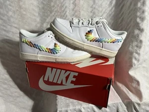 Nike Dunk Low GS "Rainbow Laces" Zapatillas | Talla 7 Juvenil Mujer Talla 8.5/9 - Imagen 1 de 10