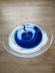 IKEA Glasschale flach, blauer Kreis 20cm, D 33cm, Höhe 4cm, HANDMADE, neuwertig - Bild 1 von 7