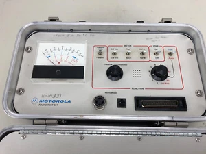 Motorola Radio Test Set R-1033A, in case with manual; with cables - Picture 1 of 12
