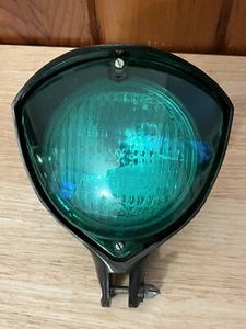 Vintage VEHICLE / BOAT / INDUSTRIAL SPOTLIGHT mount Green cover untested - Picture 1 of 6