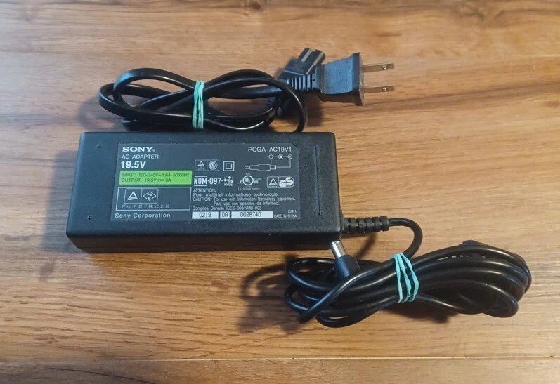 Cargador de corriente adaptador de CA para computadora portátil Sony OEM 19,5 V PCGA-AC19V1 Foto 1 de 1