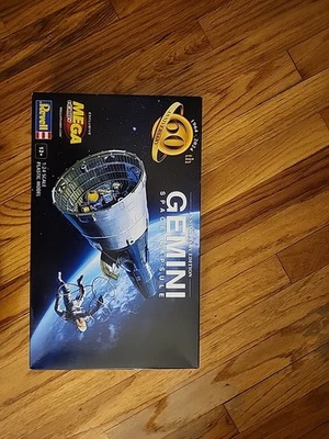 Revell Gemini Space Capsule 1:24 Scale - Image 1 of 2