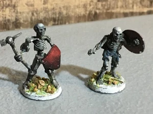 A32515 RAL PARTHA MINIATUREN METALLSKELETT KRIEGER KONVOLUT UNTOTE 2 STÜCK LACKSOCKEL - Bild 1 von 7