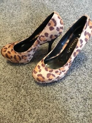 Zapatos para mujer Farenheight con estampado de guepardo punta redonda tacón de aguja talla 7,5 Foto 1 de 4