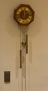 Dugena Pendeluhr / Wanduhr mit Pendel + Messing Gewichten + Schlagwerk Gong - Bild 1 von 3