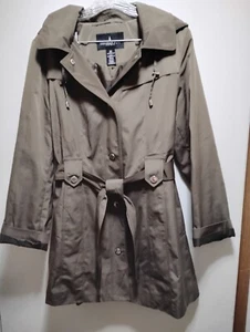 London Fog Regenjacke, Medium, grün, abnehmbare Kapuze, neuwertiger Zustand - Bild 1 von 6