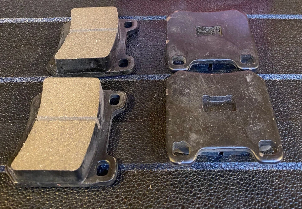 Pastillas de freno delanteras orgánicas certificadas - #GP225 - Se adapta a Audi y Volkswagen Foto 1 de 3