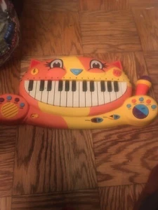 Complete! My B.Toys Meowsic Singing Orange Cat Piano Keyboard w/ Microphone - Picture 1 of 3